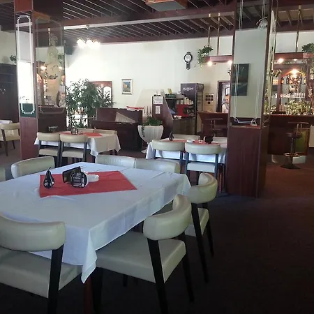 Schindleruv Haj Hotel 3*