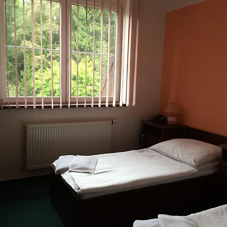 Schindleruv Haj Hotell 3*
